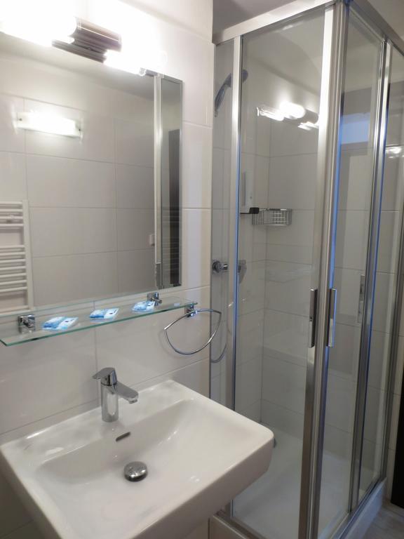 Hotel Hubertus Valtice Chambre photo