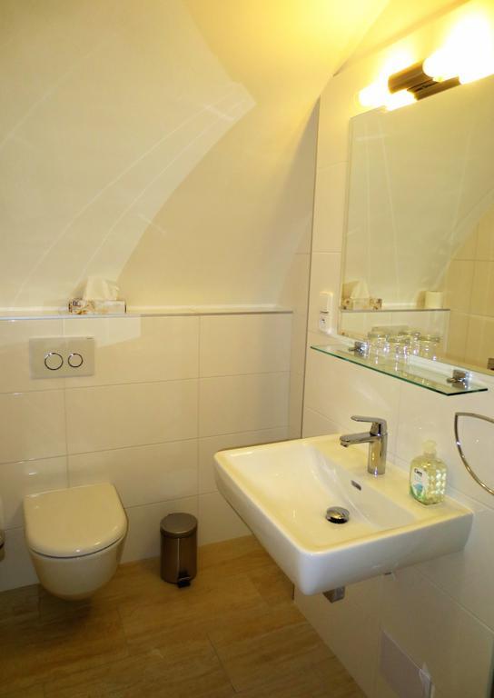 Hotel Hubertus Valtice Chambre photo